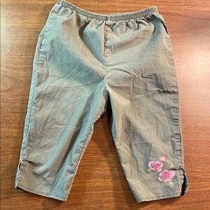 Kids khaki capri Pants